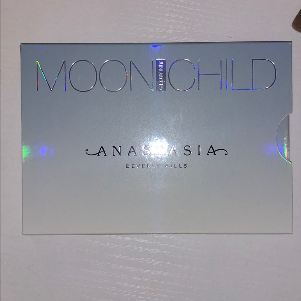 Anastasia moonchild glow kit